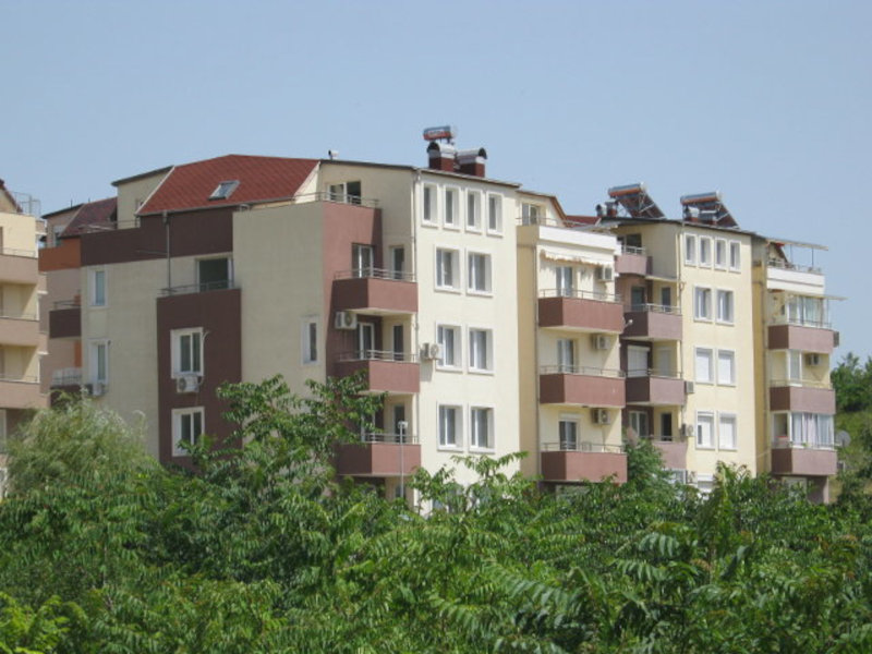 Дом со скатной бесчердачной крышей