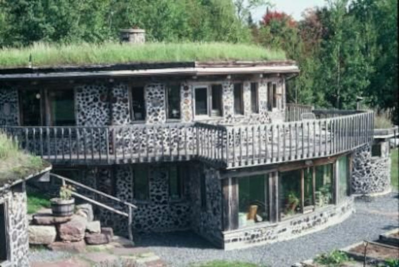 Дом с дерновой кровлей